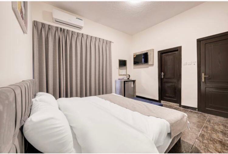 Hotel Magic Акаба Экстерьер фото